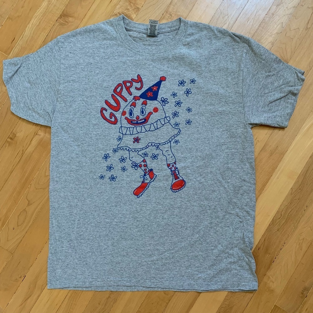 Grey Guppy Clown Graphic T-Shirt Size Large